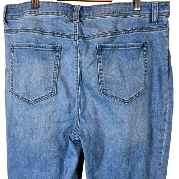 Chico's so slimming distressed ankle fit jeans. - Picture 12 of 14